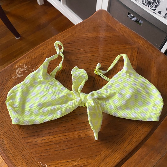aerie Other - Aerie Textured Polka Dot Bikini Top